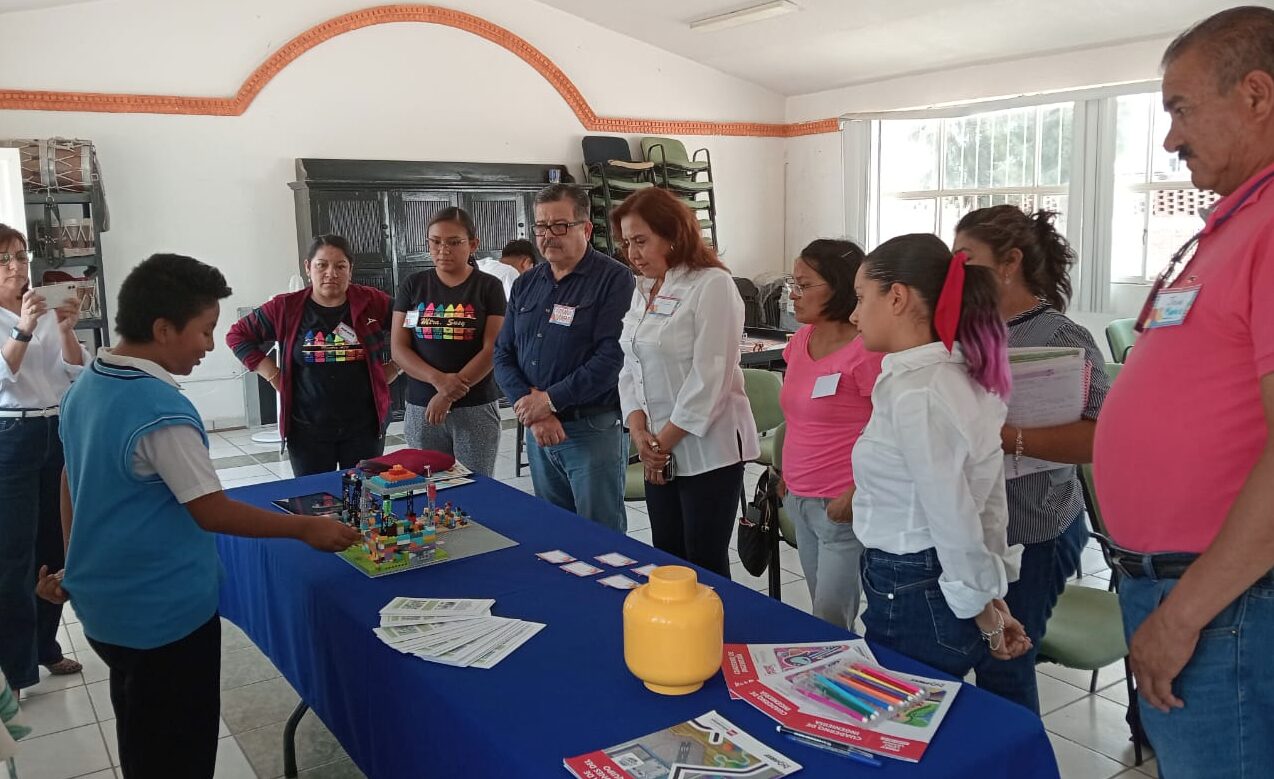 SE CAPACITAN DOCENTES DE PRIMARIA EN MANEJO Y PROGRAMACIÓN DE ROBOTS